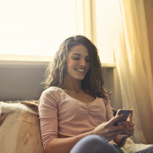 staying in contact with loved ones during the corona virus lockdown