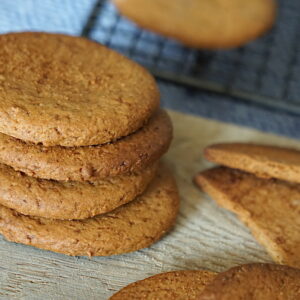vegan ginger biscuits