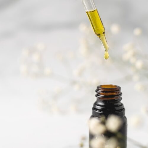 How To Safely Use Aromatherapy Essential Oils
