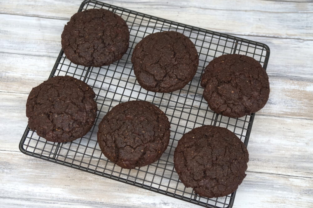 vegan cookies on wire cooling rack
