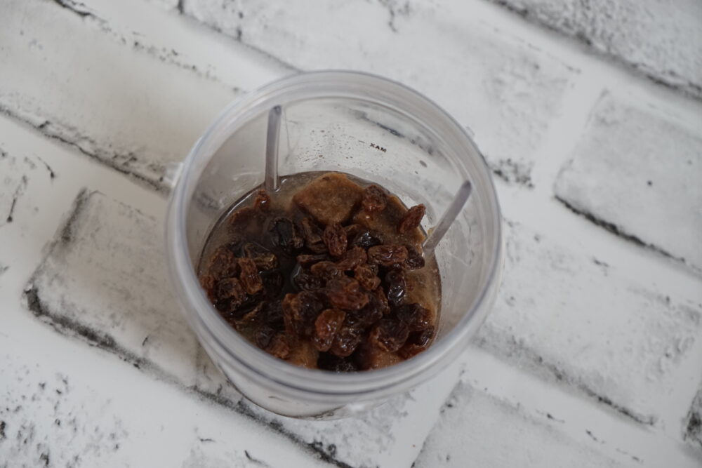 dates & raisins